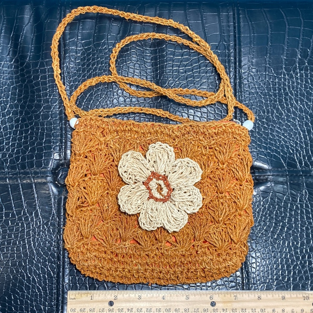 LIKE NEW Handcrafted Orange and Cream Crochet Bag approx 6 1/2” x 8”